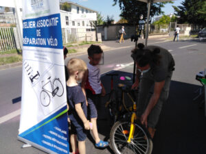 Atelier vélo de PTR94 lors de la manifestation « Rue pour tous » le 16 juin à Créteil